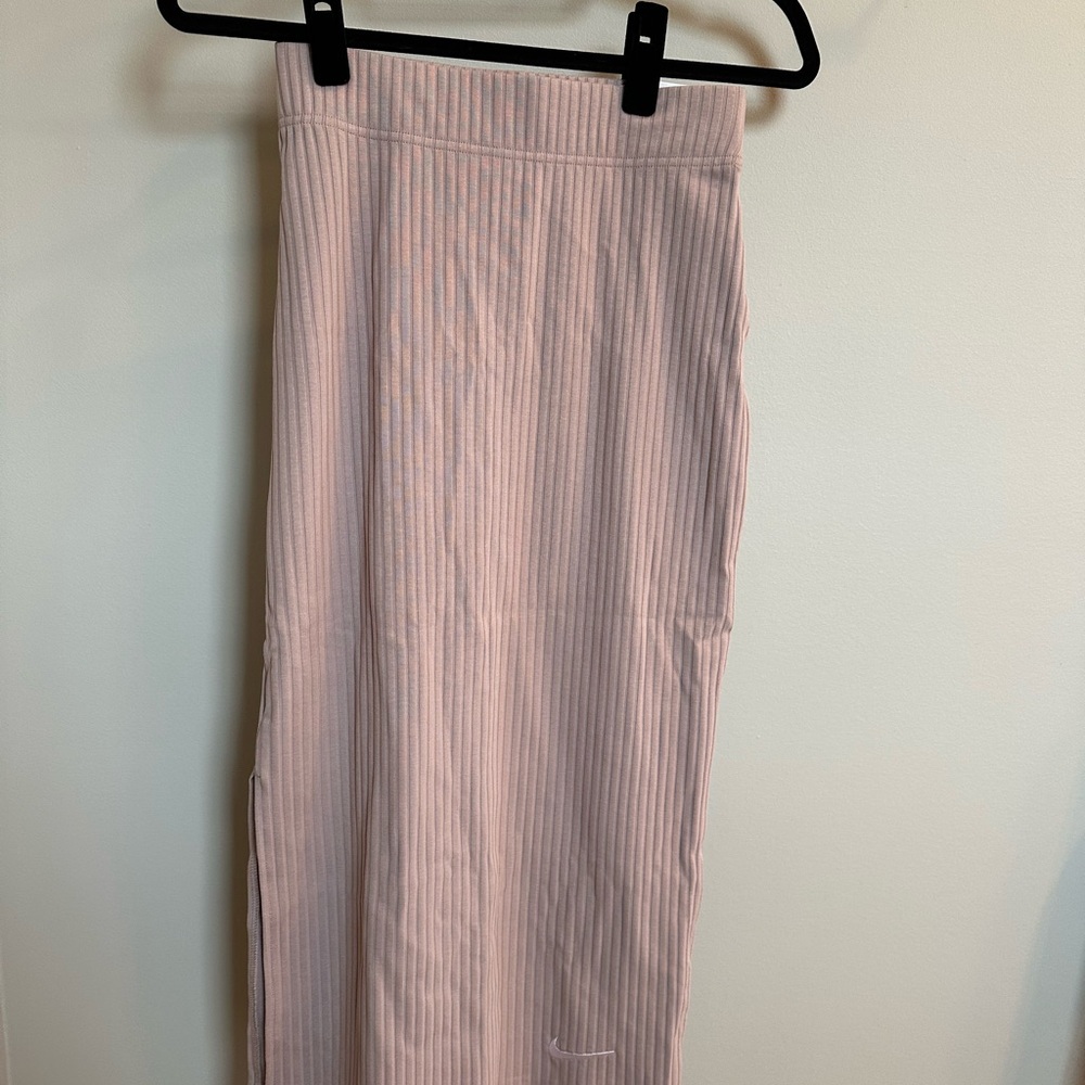 Nike Slim fit high rise below knee Skirt